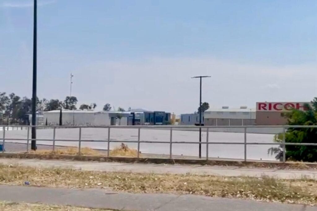 Walmart de Periférico y Guadalupe inicia reconstrucción