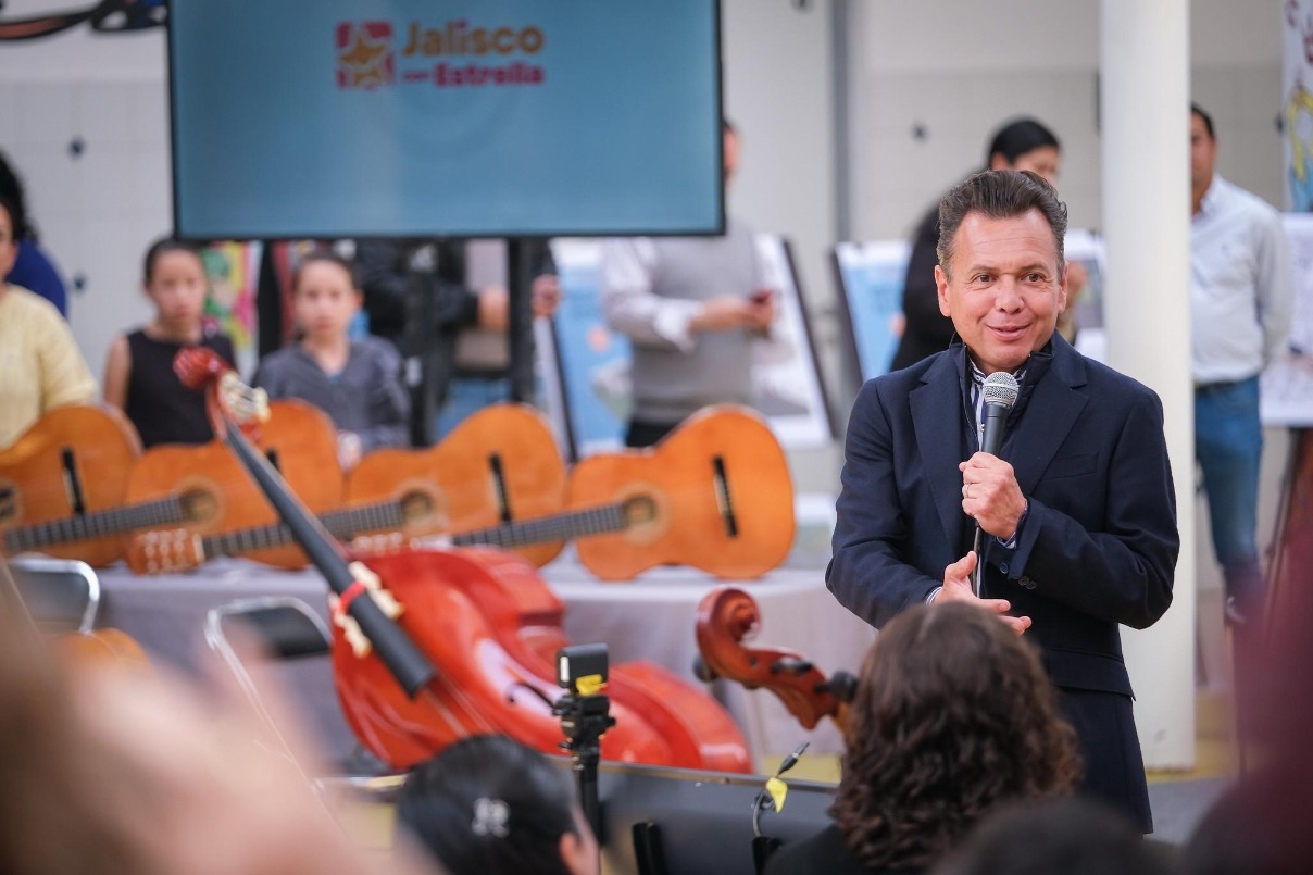 Lemus anuncia salones de música en todas las escuelas de Jalisco