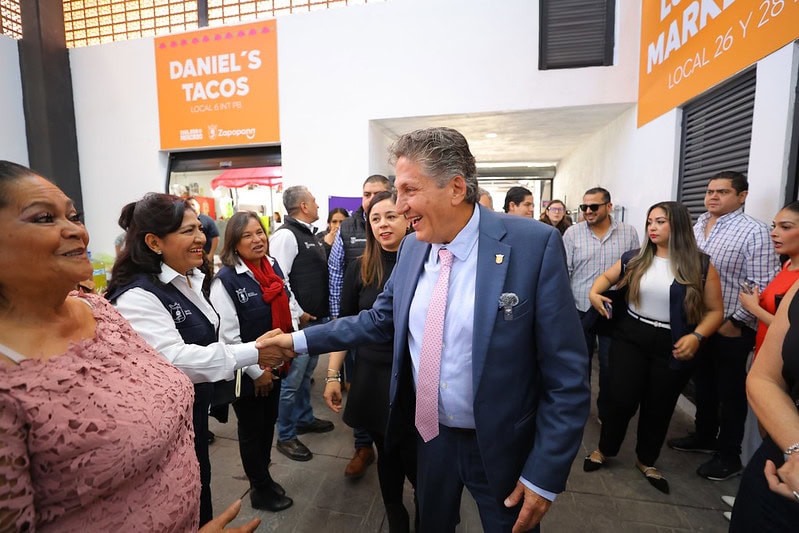Entregan remodelación del Mercado Las Fuentes