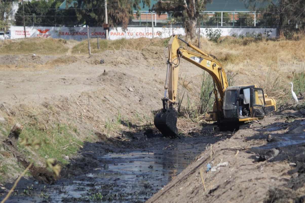 Tlaquepaque va por limpieza de 18 canales del municipio