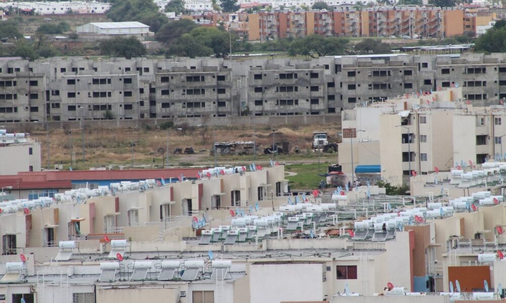 Tlajomulco busca rescatar 10 mil viviendas; presentarán plan a Sheinbaum