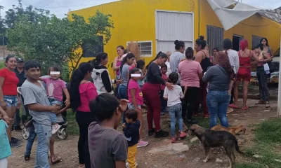 colonia en tlaquepaque, personas hacen fila para recibir apoyos