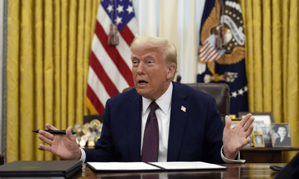 Trump anuncia acuerdo con Sheinbaum para exentar aranceles a México hasta abril