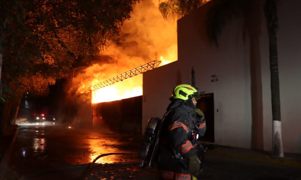 incendio en fábrica de químicos miramar zapopan
