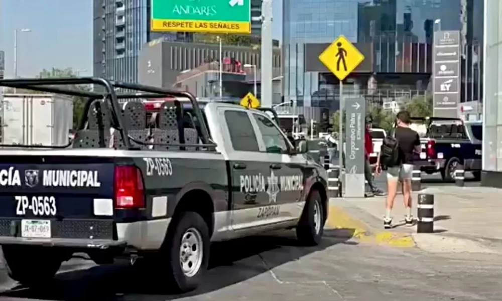 matan a dos en plaza andares