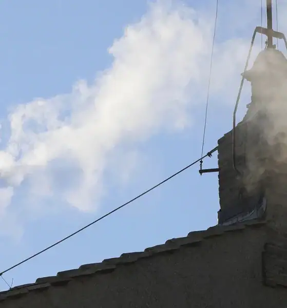 La Iglesia Católica tiene nuevo líder. Hay humo blanco
