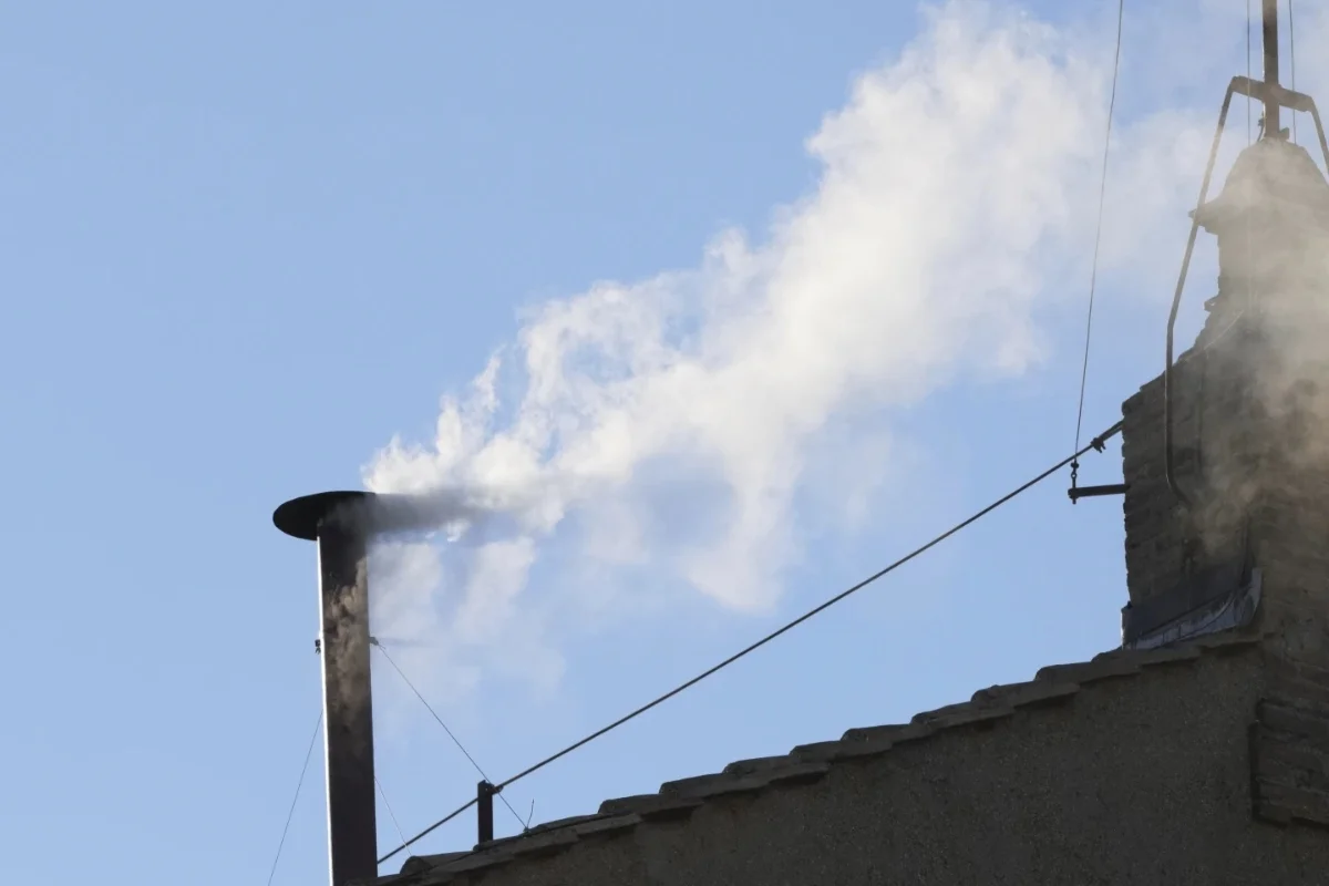La Iglesia Católica tiene nuevo líder. Hay humo blanco