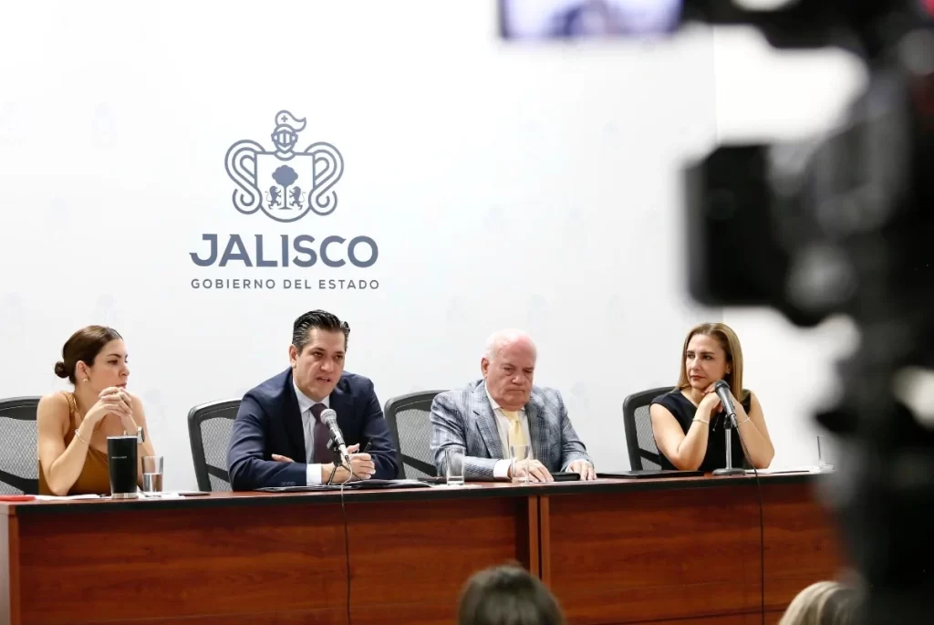 funcionarios de jalisco anuncian premio emprendedores