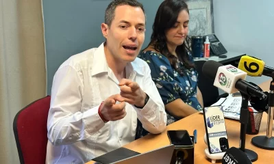 Juan Alberto Salinas y Mariana Fernández