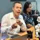 Juan Alberto Salinas y Mariana Fernández