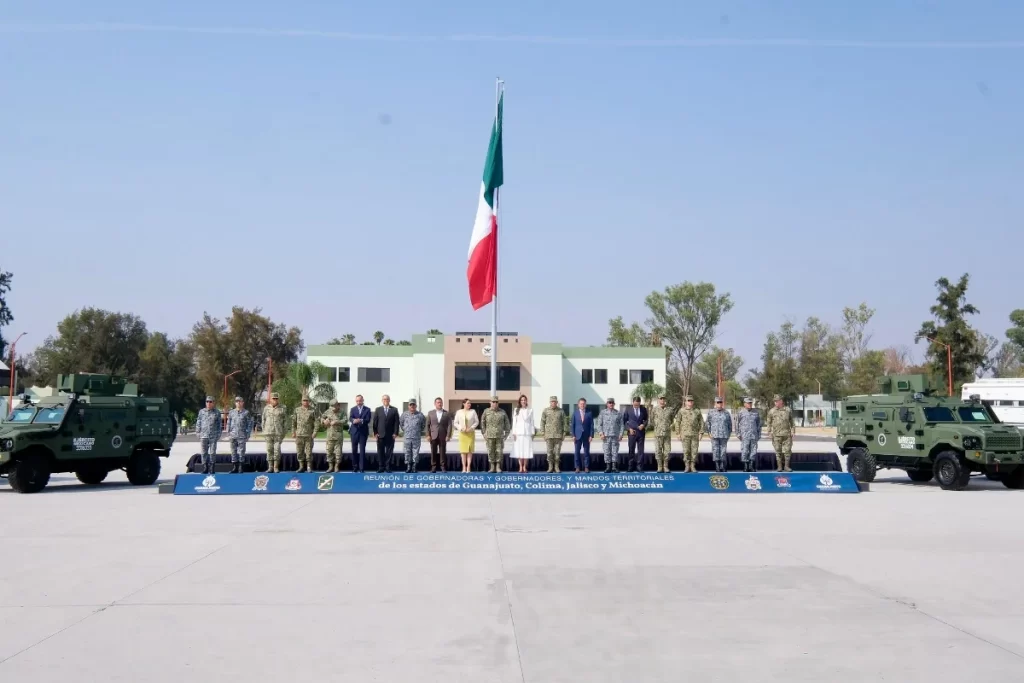 Lemus asiste a reunión de gobernadores