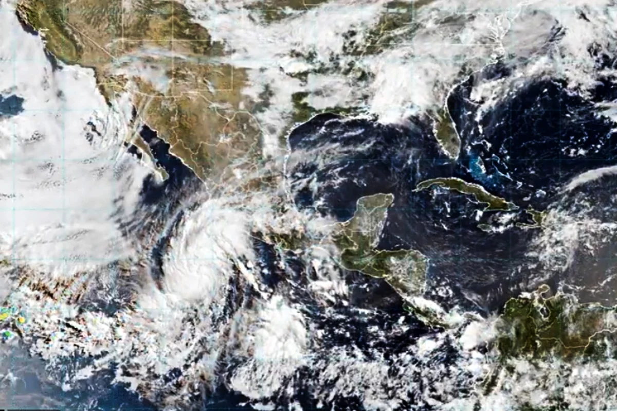 imagen satelital de la tormenta alvin