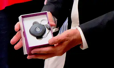 pablo lemus encabezó la entrega de los dispositivos