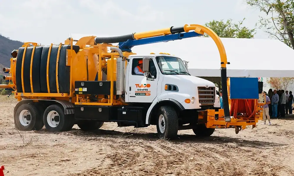 Tlajomulco adquiere maquinaria
