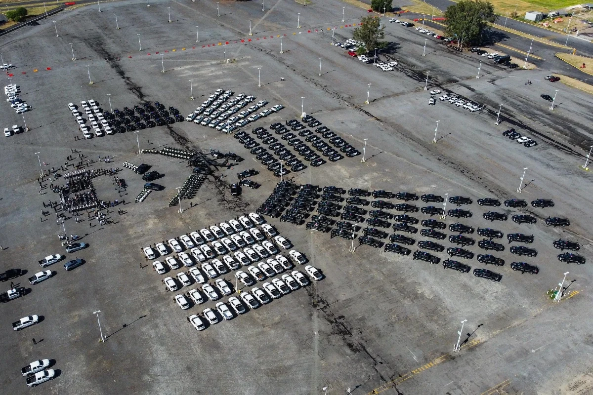 entregan equipo a policías de jalisco