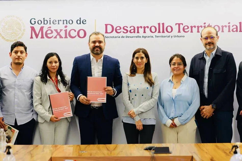 funcionarios de tlajomulco en sedatu presentan plan de recuperación de viviendas