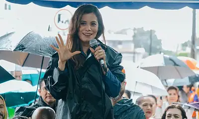 Verónica Delgadillo visita la colonia Beatriz Hernández Loza