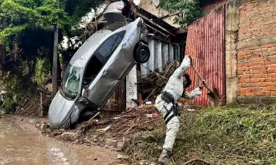 Guardia Nacional trabaja en la zona afectada por la tormenta en Zapopan