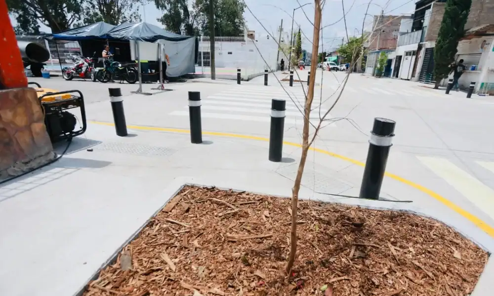 entregan obras en calle clavel