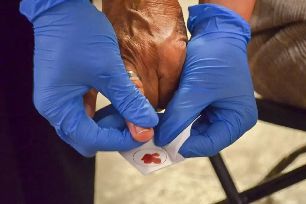 Toman muestra de ADN a familiares de personas desaparecidas 