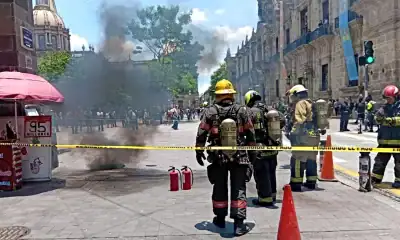 Bomberos de Guadalajara atienden incendio en el Centro