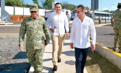 Pablo Lemus llega a Nayarit a la reunión de seguridad