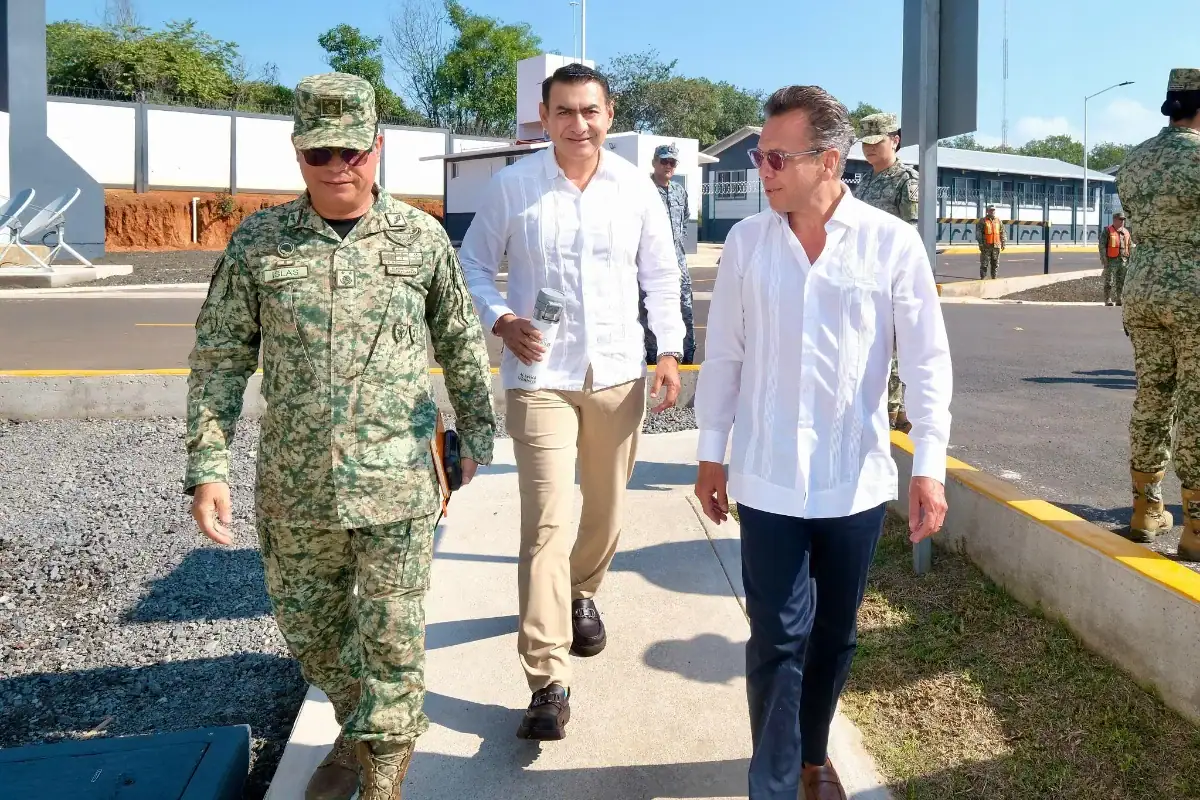 Pablo Lemus llega a Nayarit a la reunión de seguridad
