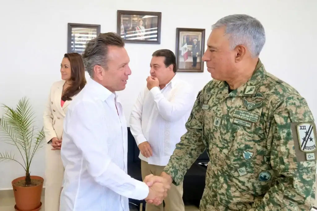 Pablo Lemus llega a Nayarit a la reunión de seguridad