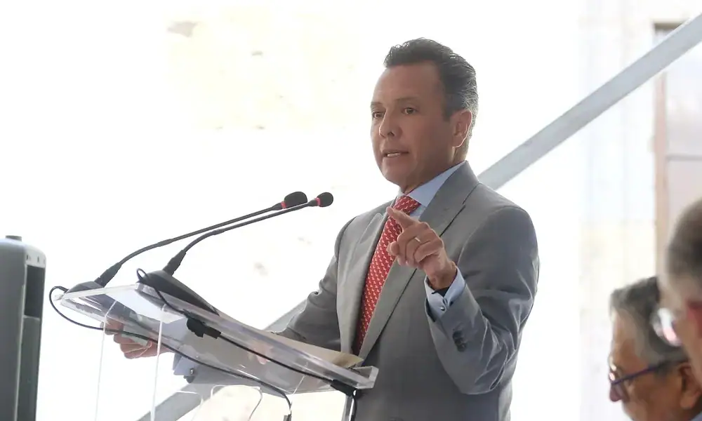 Lemus pide diálogo por riesgo en Chapala