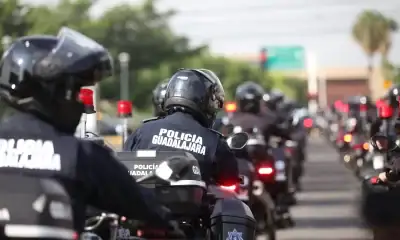 Policías de Guadalajara recorren las calles de la Ciudad