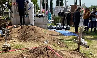 Madres Buscadoras trabajan en fosa del Panteón de San Sebastianito