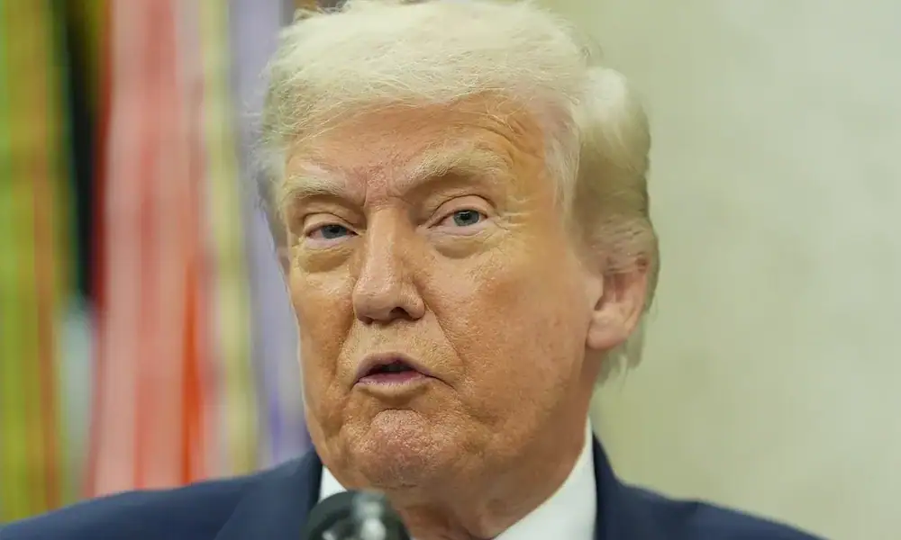 Donald Trump anuncia aranceles a chips