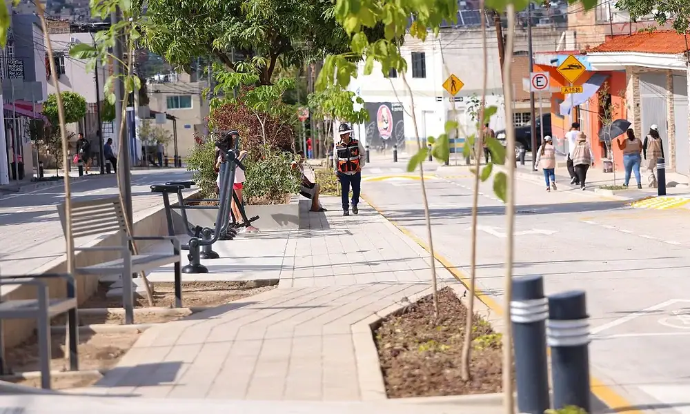 Rehabilitan calle Arroyo Hondo