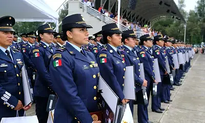 Un total de 223 mujeres y hombres concluyeron su formación en la Escuela Militar de Aviación