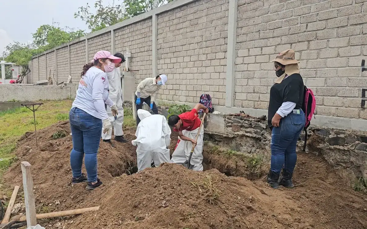 Investigan presuntas exhumaciones clandestinas en el panteón de San Sebastianito, en Tlaquepaque.