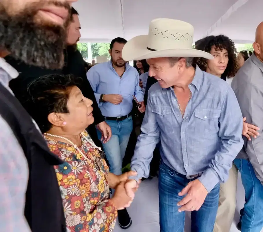 Entregan apoyos a pescadores de la laguna de Cajititlán