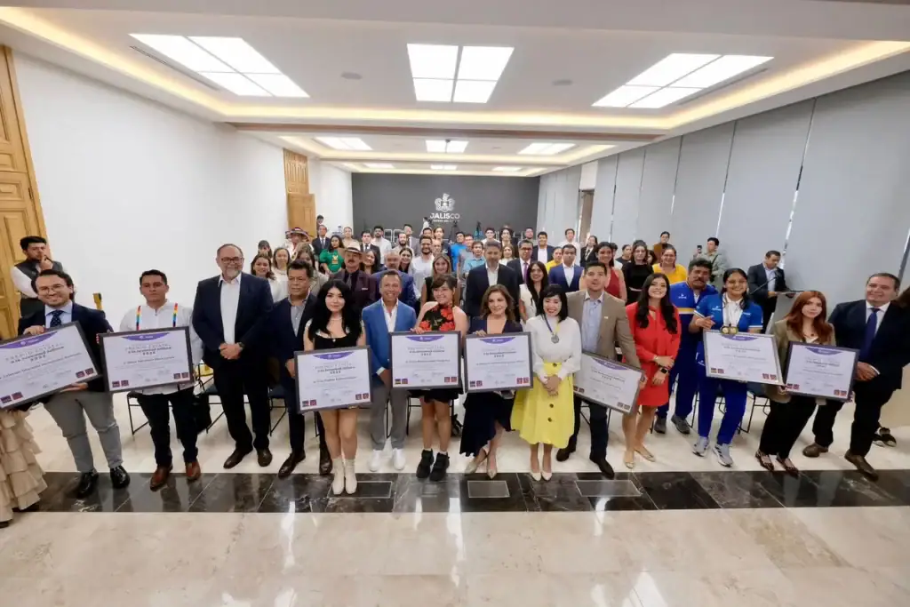 Entregan Premio Estatal de la Juventud 2025 en Jalisco