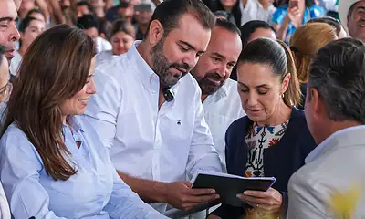 El alcalde de Tlajomulco entregó plan de vivienda a la Presidenta Sheinbaum