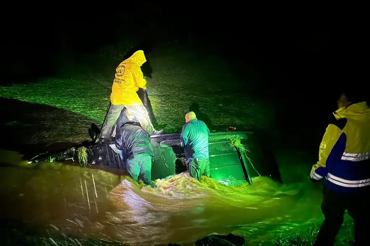 Protección Civil trabaja en rescate en Tepatitlán