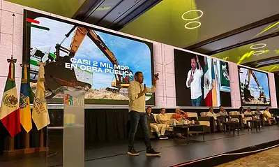 El alcalde de Tlajomulco ante la Canadevi