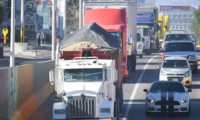 Tráfico en avenida López Mateos