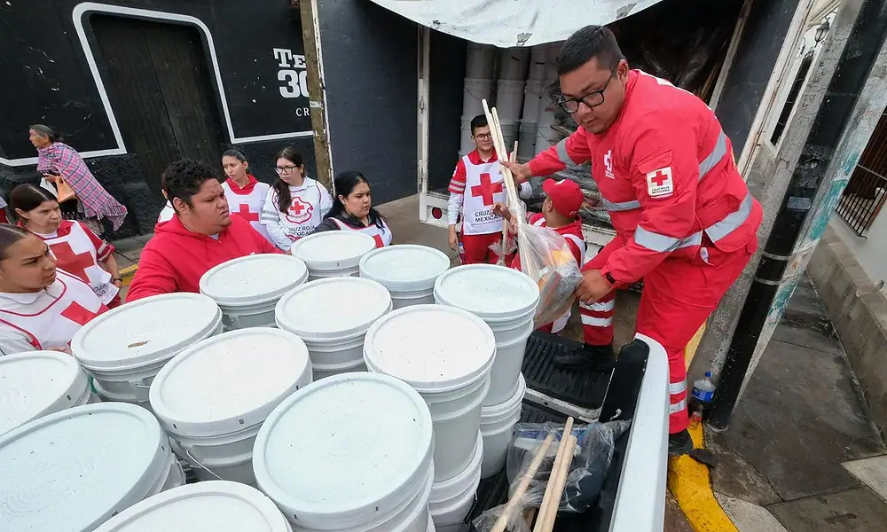 Las labores de limpieza y saneamiento de viviendas y calles en el municipio de Tototlán registran un avance del 85 por ciento