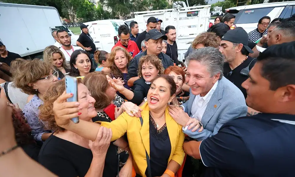 Frangie rinde informe de gobierno en Paseos del Sol