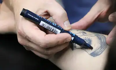 Emplearán infrarojo para identificar tatuajes de personas fallecidas