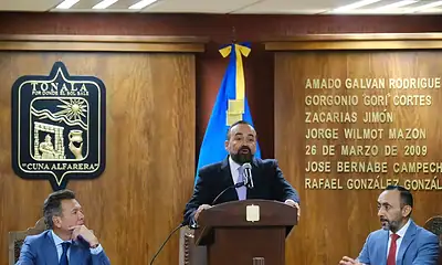 Sergio Chávez rinde informe