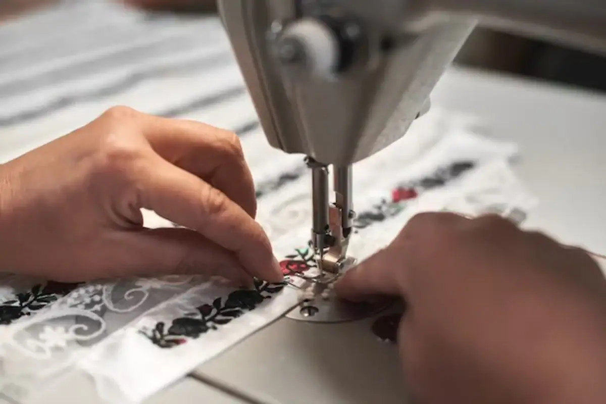 Graduación del programa Cuenta con Zapopan en el Acuario Michin, con emprendedores que concluyeron su capacitación.