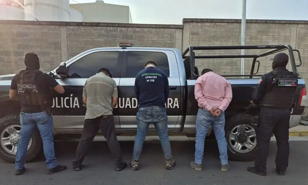 Detienen a presunta banda ligada a nueve robos de supermercados en Guadalajara