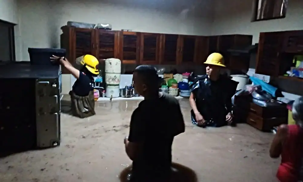 Mil 260 viviendas afectadas por las inundaciones en Puerto Vallarta