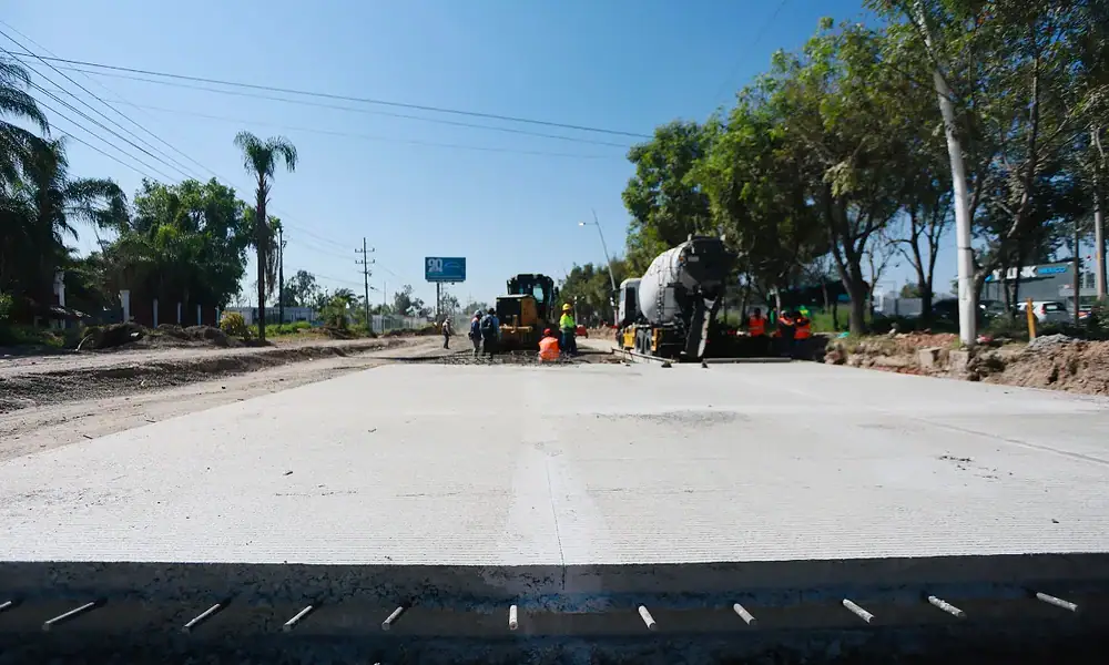 Obras en avenida Adolf B. Horn: concluye obra de la línea pluvial