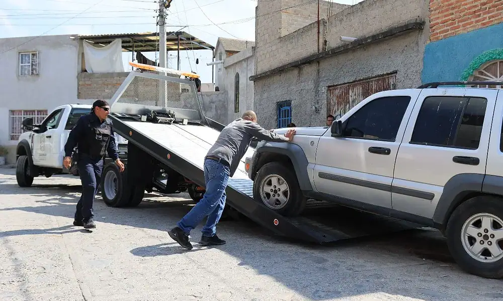 Tlaquepaque pone en marcha programa para retirar vehículos abandonados